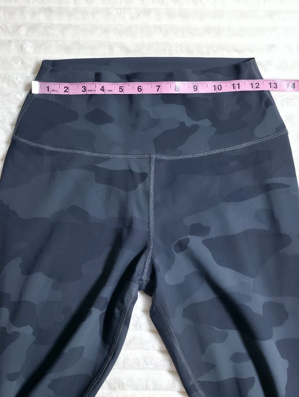 ALO Yoga High-Waist Camo Vapor Legging, Size Medium, Black Camouflage